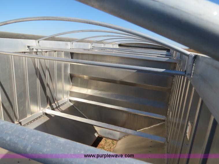 image for item B4531 2013 Farris GH1028 28.5' aluminum double hopper grain trailer