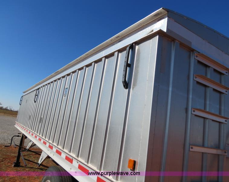 image for item B4531 2013 Farris GH1028 28.5' aluminum double hopper grain trailer