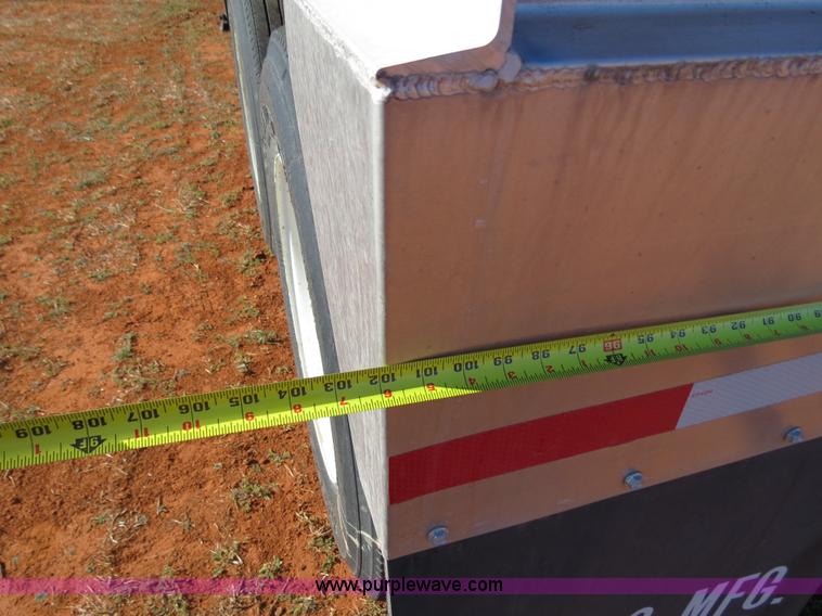 image for item B4531 2013 Farris GH1028 28.5' aluminum double hopper grain trailer