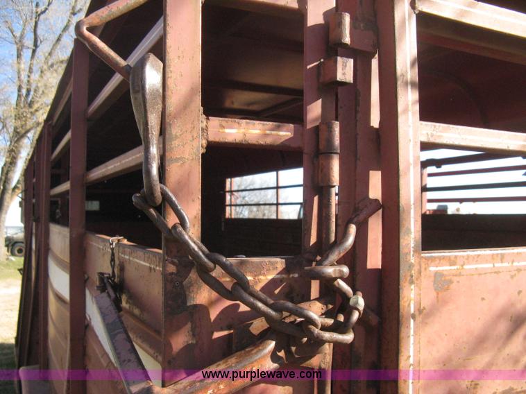 image for item B8223 1981 Flying L gooseneck stock trailer