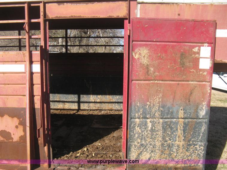 image for item B8223 1981 Flying L gooseneck stock trailer