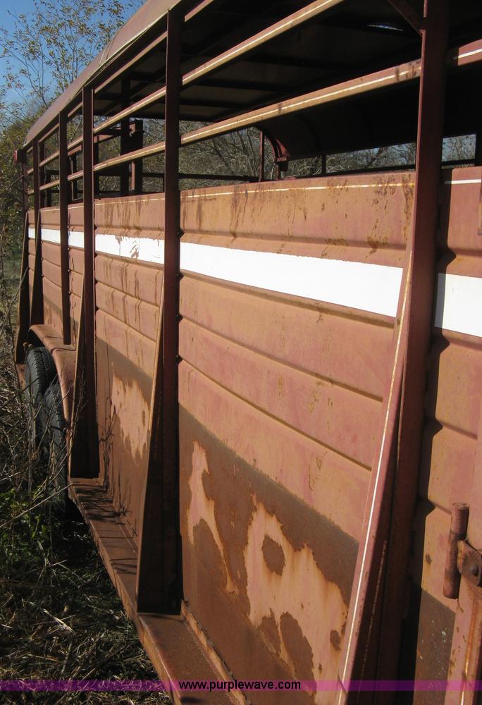 image for item B8223 1981 Flying L gooseneck stock trailer