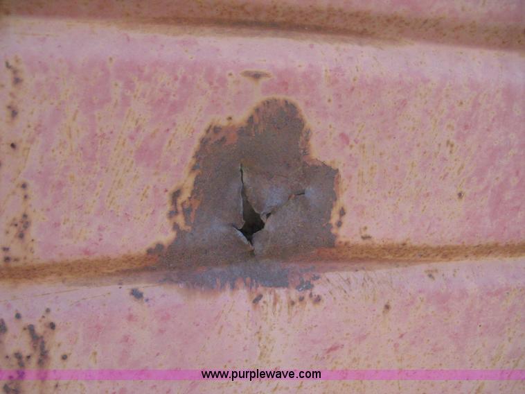 image for item B8223 1981 Flying L gooseneck stock trailer