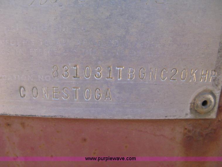 image for item B8223 1981 Flying L gooseneck stock trailer