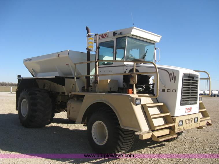 image for item B8224 1993 Tyler Titan 4300 floater spreader truck