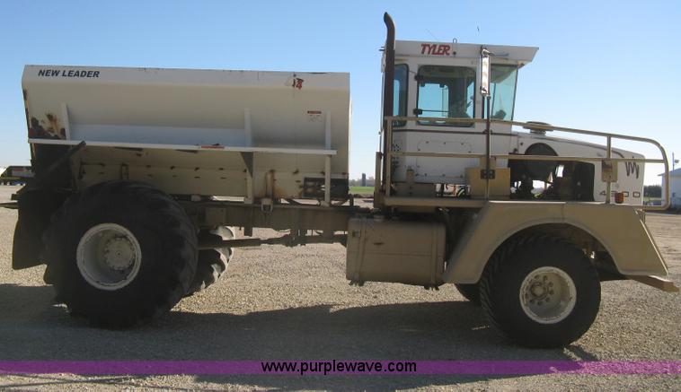 image for item B8224 1993 Tyler Titan 4300 floater spreader truck
