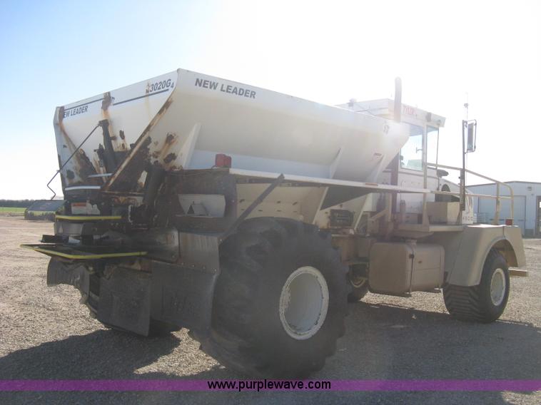 image for item B8224 1993 Tyler Titan 4300 floater spreader truck