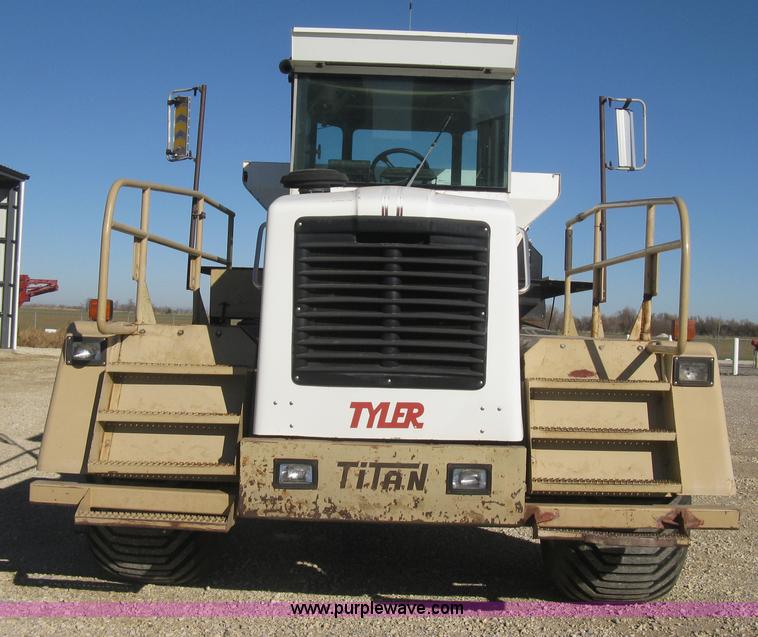 image for item B8224 1993 Tyler Titan 4300 floater spreader truck