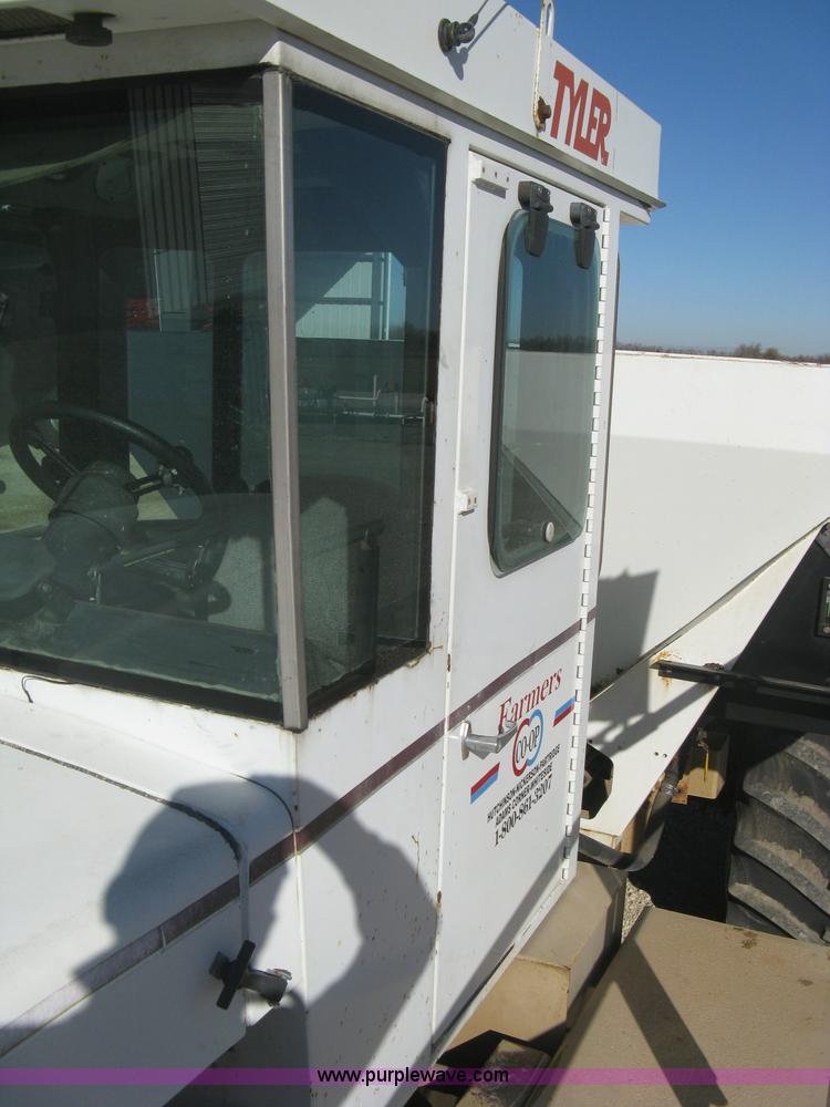 image for item B8224 1993 Tyler Titan 4300 floater spreader truck