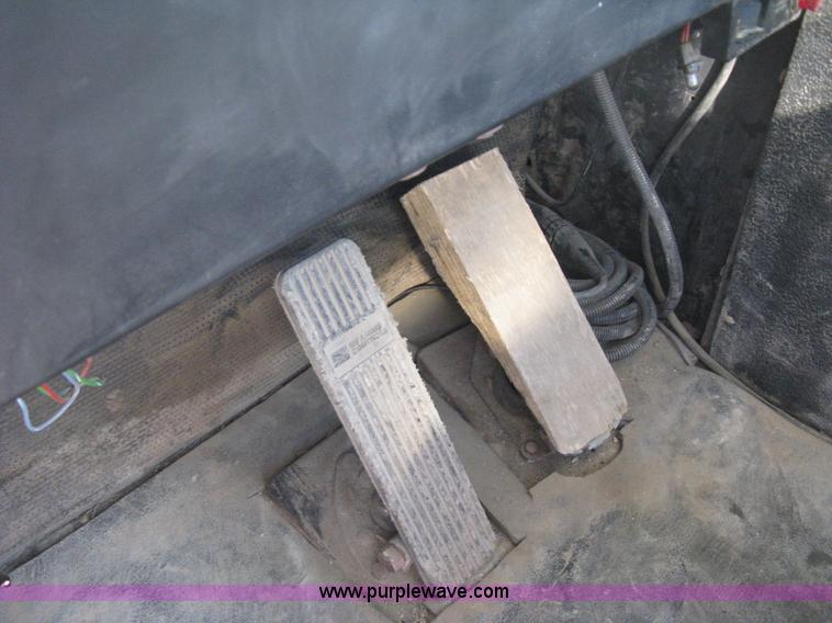 image for item B8224 1993 Tyler Titan 4300 floater spreader truck