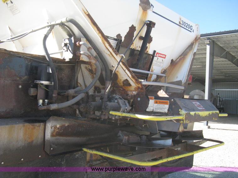 image for item B8224 1993 Tyler Titan 4300 floater spreader truck