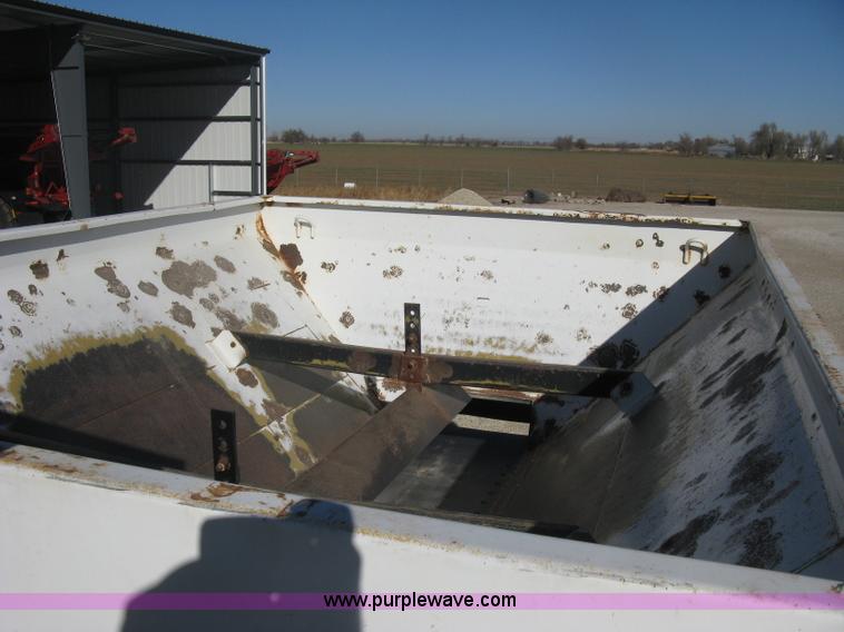 image for item B8224 1993 Tyler Titan 4300 floater spreader truck