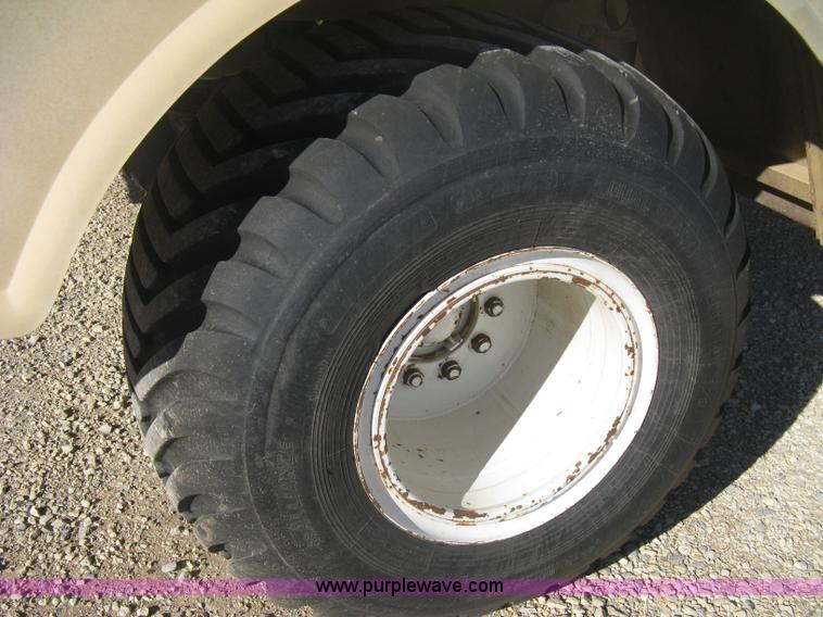 image for item B8224 1993 Tyler Titan 4300 floater spreader truck