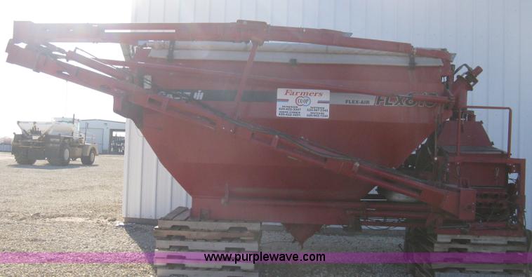 image for item B8225 Case IH FLX 810 Flex-Air applicator bed
