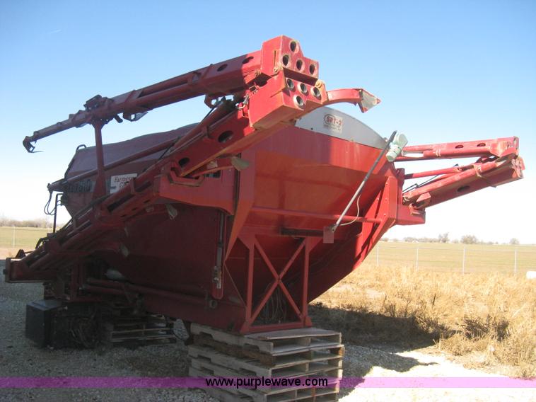 image for item B8225 Case IH FLX 810 Flex-Air applicator bed