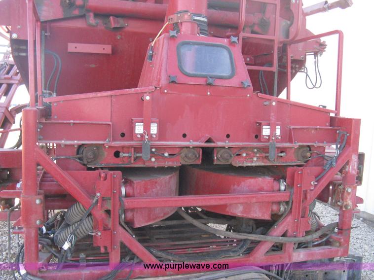 image for item B8225 Case IH FLX 810 Flex-Air applicator bed