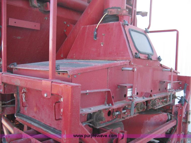 image for item B8225 Case IH FLX 810 Flex-Air applicator bed