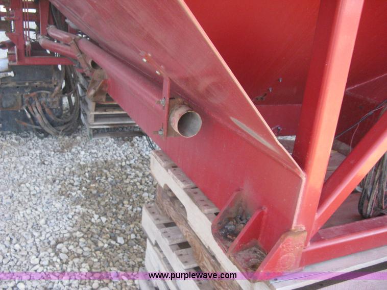 image for item B8225 Case IH FLX 810 Flex-Air applicator bed