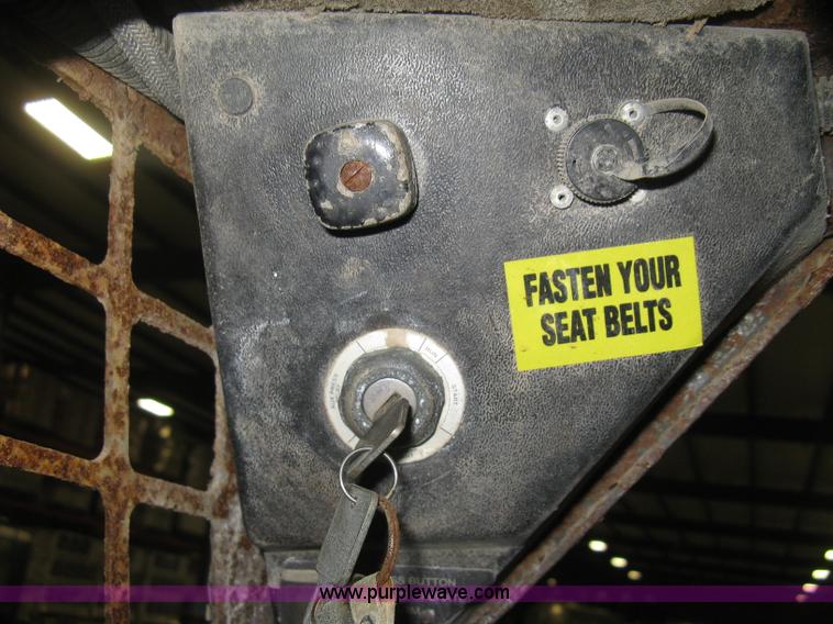 image for item B8327 1992 Bobcat 7753 skid steer