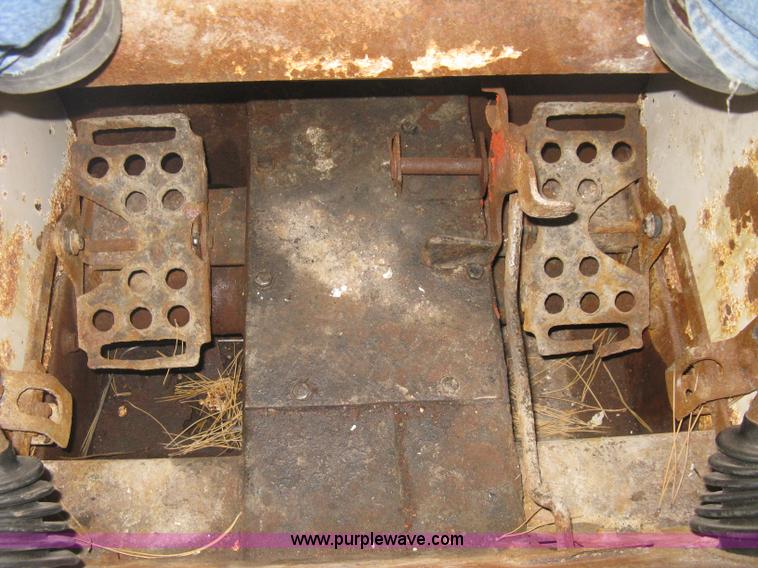 image for item B8327 1992 Bobcat 7753 skid steer