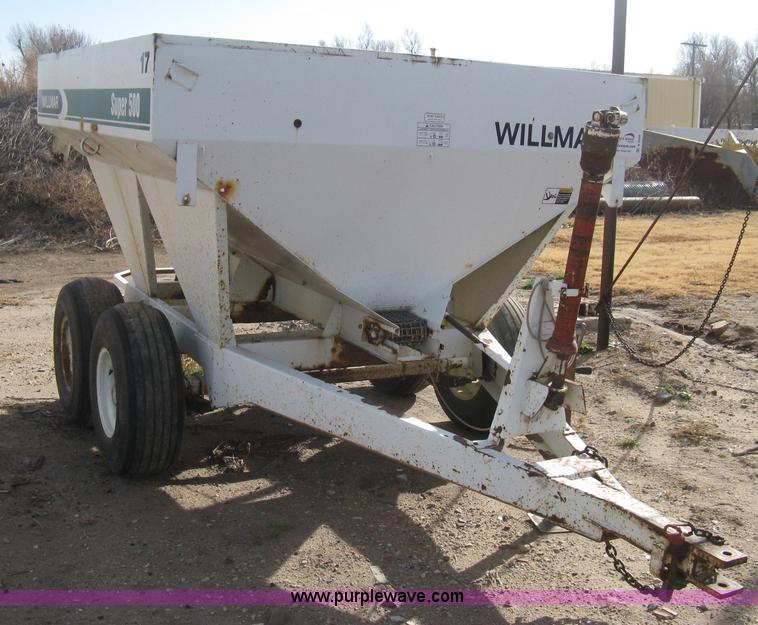 image for item B8328 Willmar Super 500 fertilizer spinner/spreader