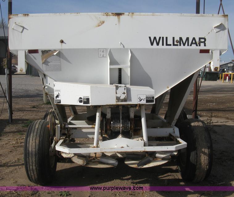 image for item B8328 Willmar Super 500 fertilizer spinner/spreader