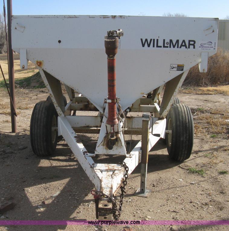 image for item B8328 Willmar Super 500 fertilizer spinner/spreader