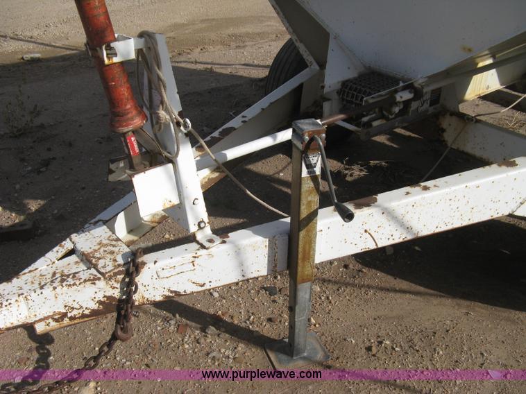 image for item B8328 Willmar Super 500 fertilizer spinner/spreader