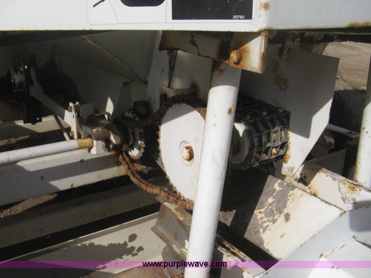 image for item B8328 Willmar Super 500 fertilizer spinner/spreader