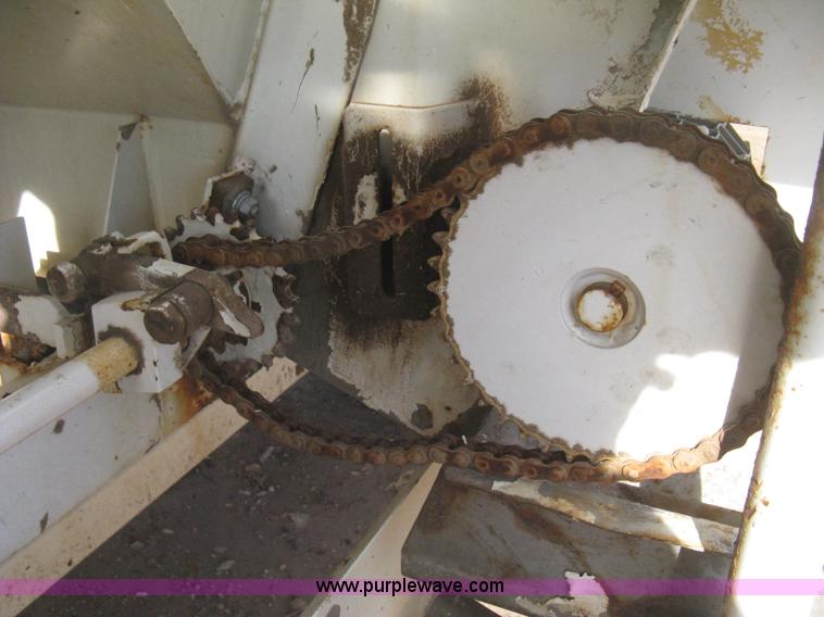image for item B8328 Willmar Super 500 fertilizer spinner/spreader