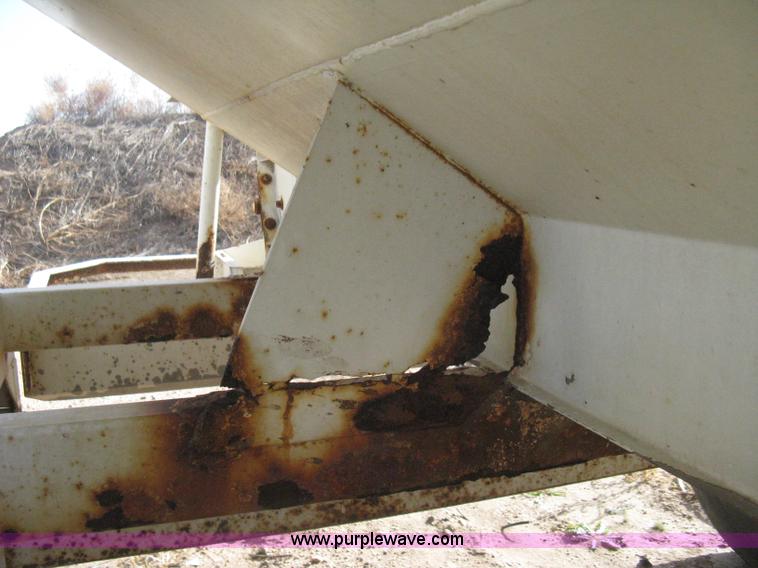 image for item B8328 Willmar Super 500 fertilizer spinner/spreader