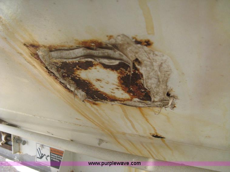 image for item B8328 Willmar Super 500 fertilizer spinner/spreader