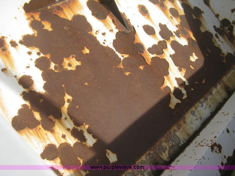 image for item B8328 Willmar Super 500 fertilizer spinner/spreader