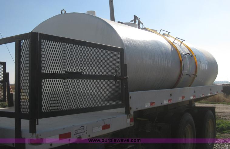 image for item B8331 1979 International F2554 tender tanker truck