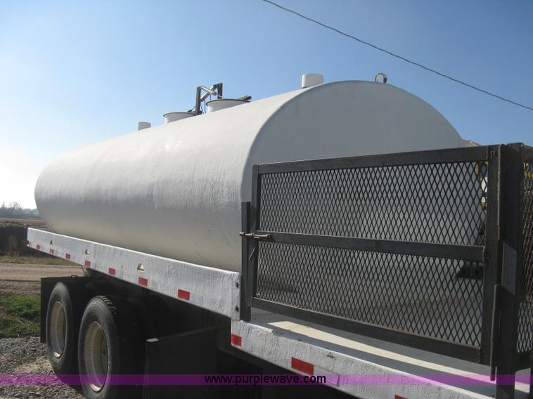image for item B8331 1979 International F2554 tender tanker truck