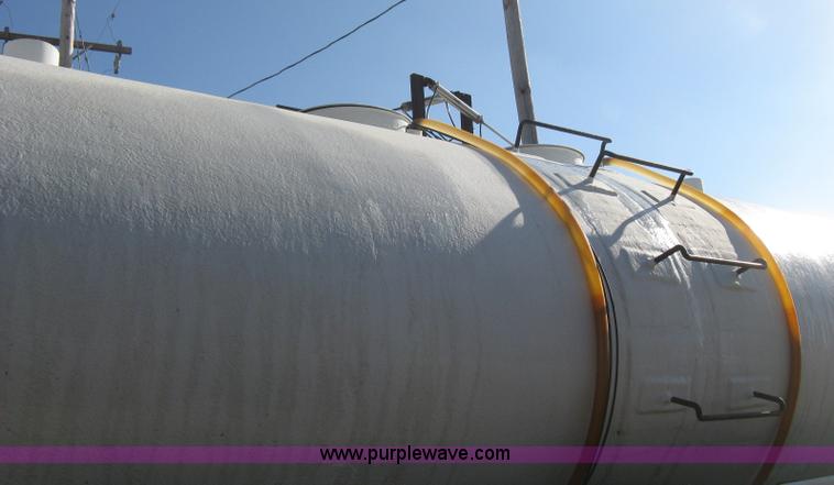 image for item B8331 1979 International F2554 tender tanker truck