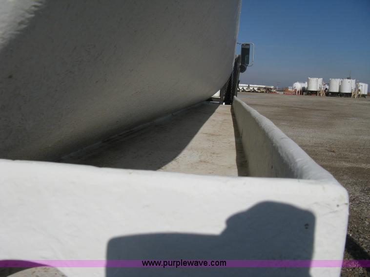 image for item B8331 1979 International F2554 tender tanker truck