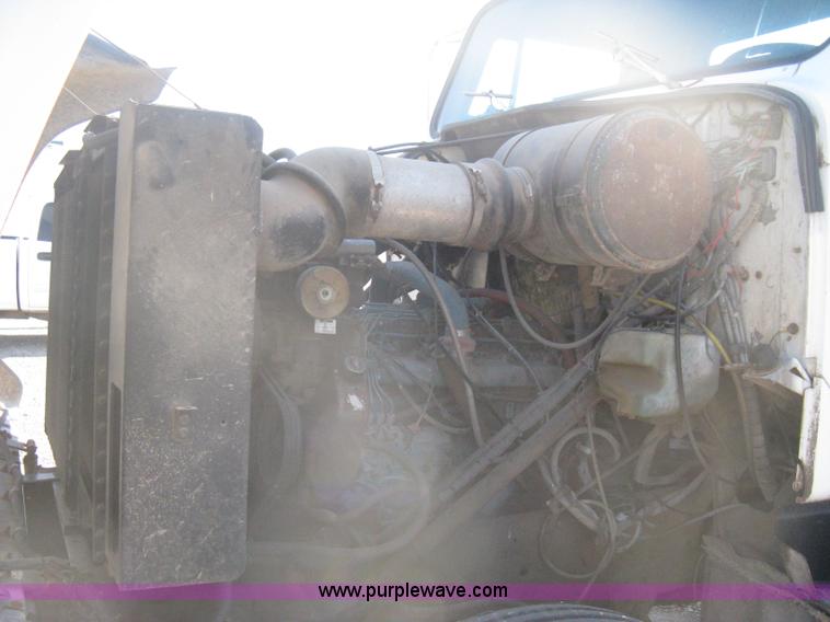 image for item B8331 1979 International F2554 tender tanker truck