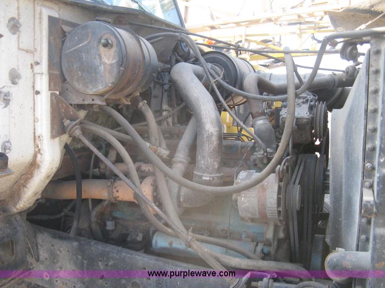 image for item B8331 1979 International F2554 tender tanker truck