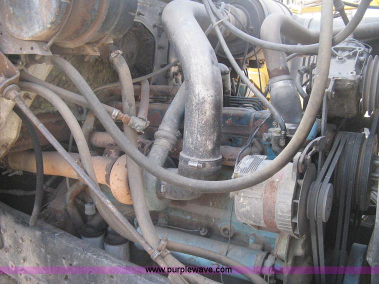 image for item B8331 1979 International F2554 tender tanker truck