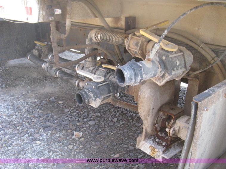 image for item B8331 1979 International F2554 tender tanker truck