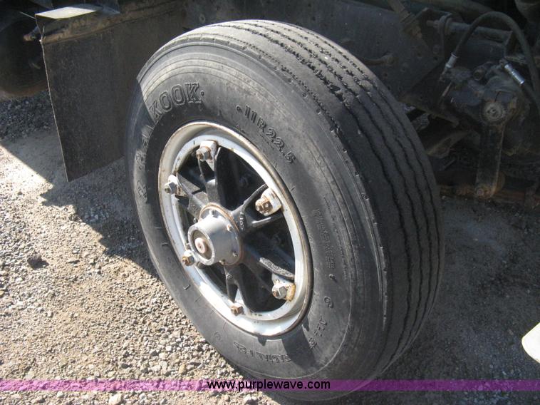 image for item B8331 1979 International F2554 tender tanker truck