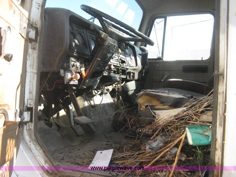 image for item B8331 1979 International F2554 tender tanker truck