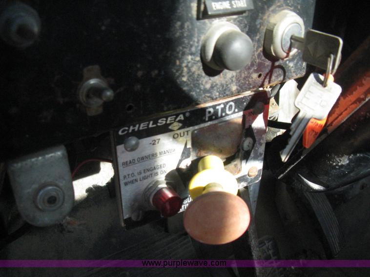 image for item B8331 1979 International F2554 tender tanker truck