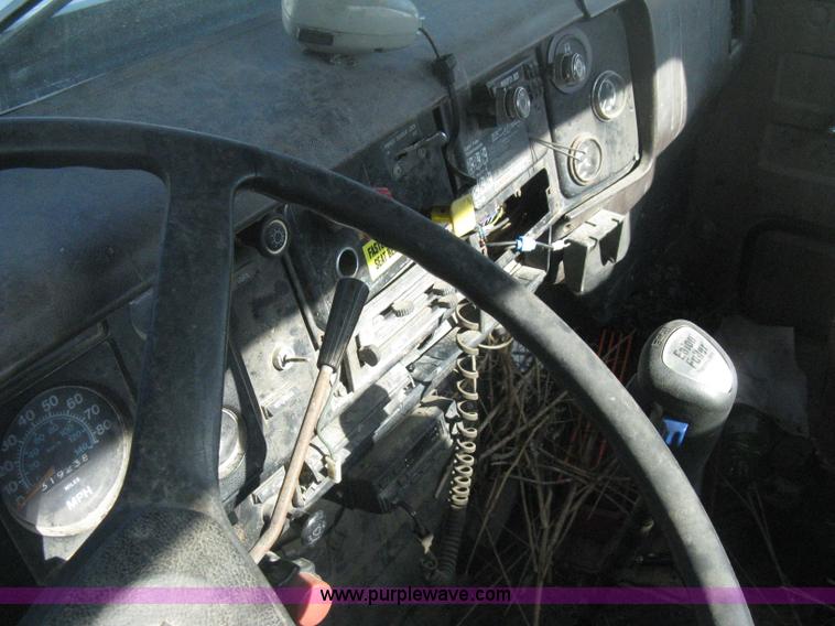 image for item B8331 1979 International F2554 tender tanker truck