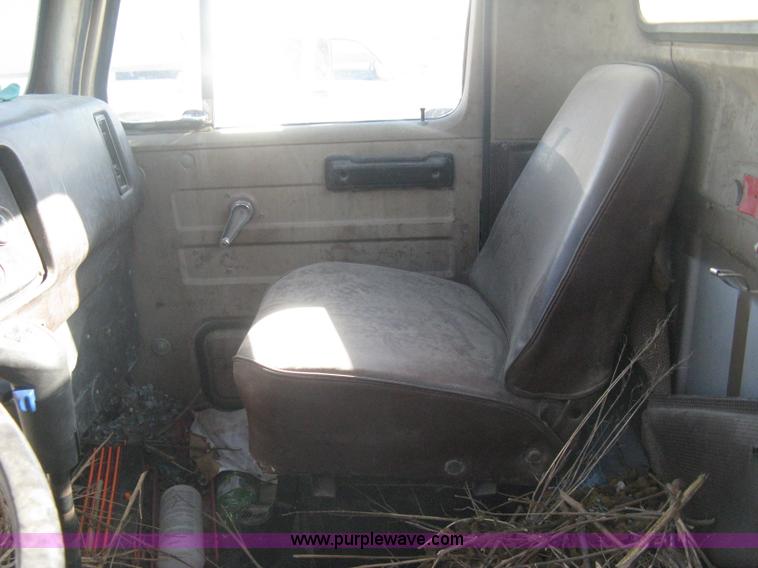 image for item B8331 1979 International F2554 tender tanker truck