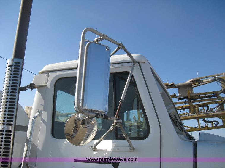 image for item B8331 1979 International F2554 tender tanker truck