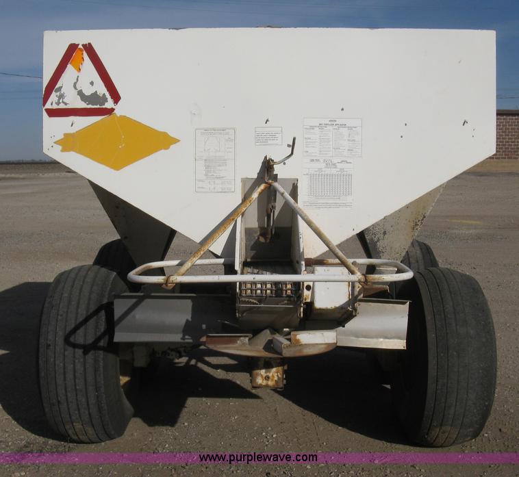 image for item B8332 Dempster Clipper 200S fertilizer spinner/spreader