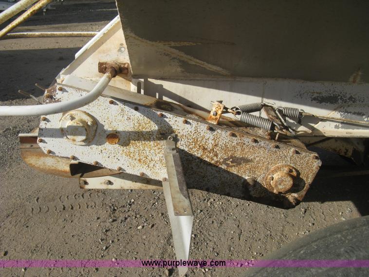 image for item B8332 Dempster Clipper 200S fertilizer spinner/spreader
