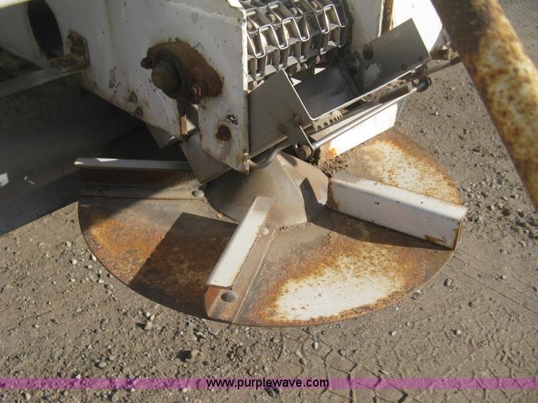 image for item B8332 Dempster Clipper 200S fertilizer spinner/spreader